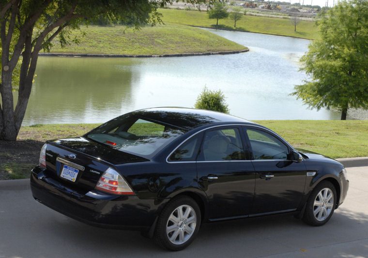 2008 Ford Taurus Limited Picture