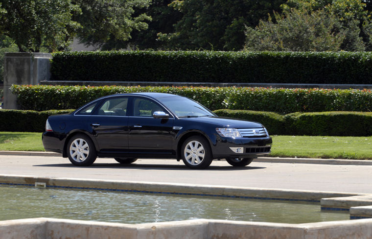 2008 Ford Taurus Limited Picture