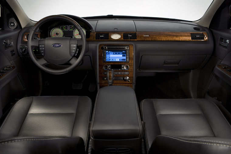 2008 Ford Taurus Cockpit Picture