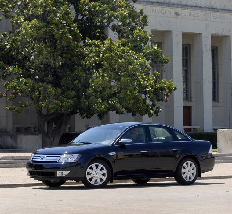 2009 Ford Taurus Limited Picture