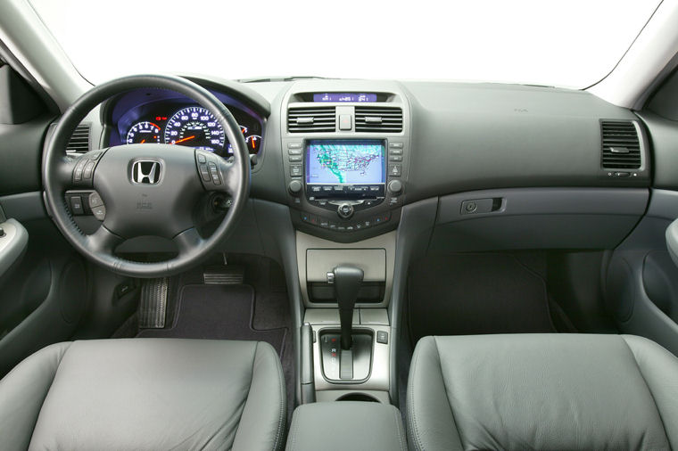 2005 Honda Accord Hybrid Cockpit Picture