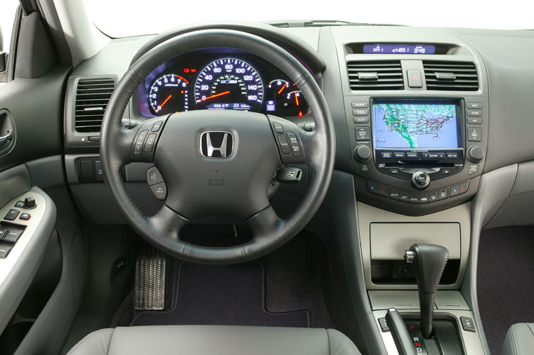 2005 Honda Accord Hybrid Cockpit Picture