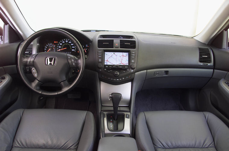 2005 Honda Accord Cockpit Picture