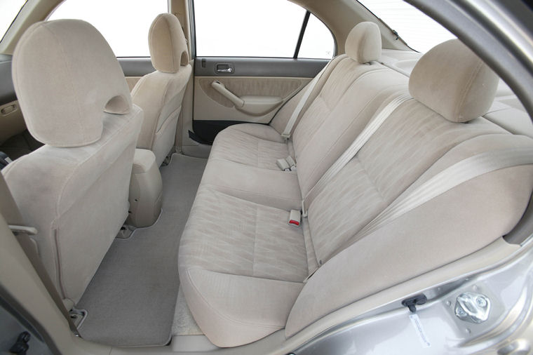 2004 Honda Civic Rear Seats Picture