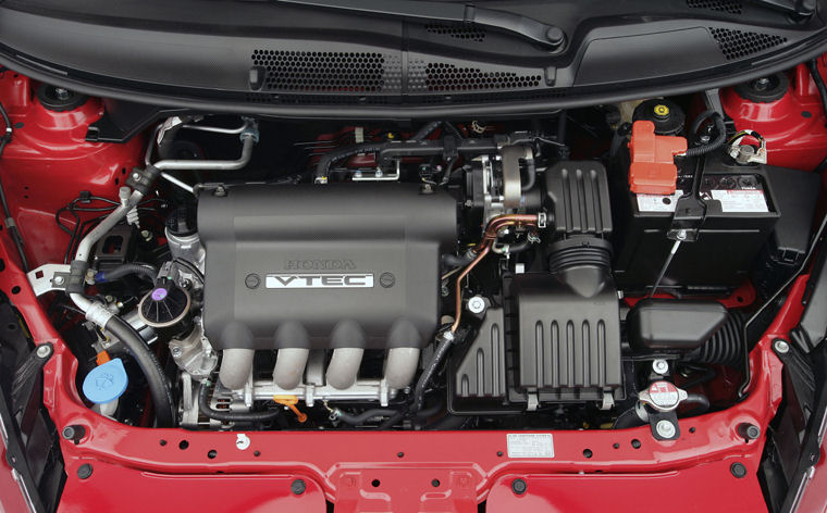 2007 Honda Fit Sport 1.5L 4-cylinder Engine Picture