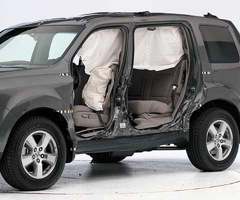 2009 Honda Pilot IIHS Side Impact Crash Test Picture