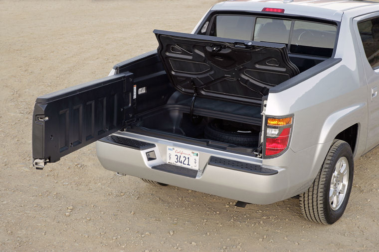 2008 Honda Ridgeline Loading Bay Picture