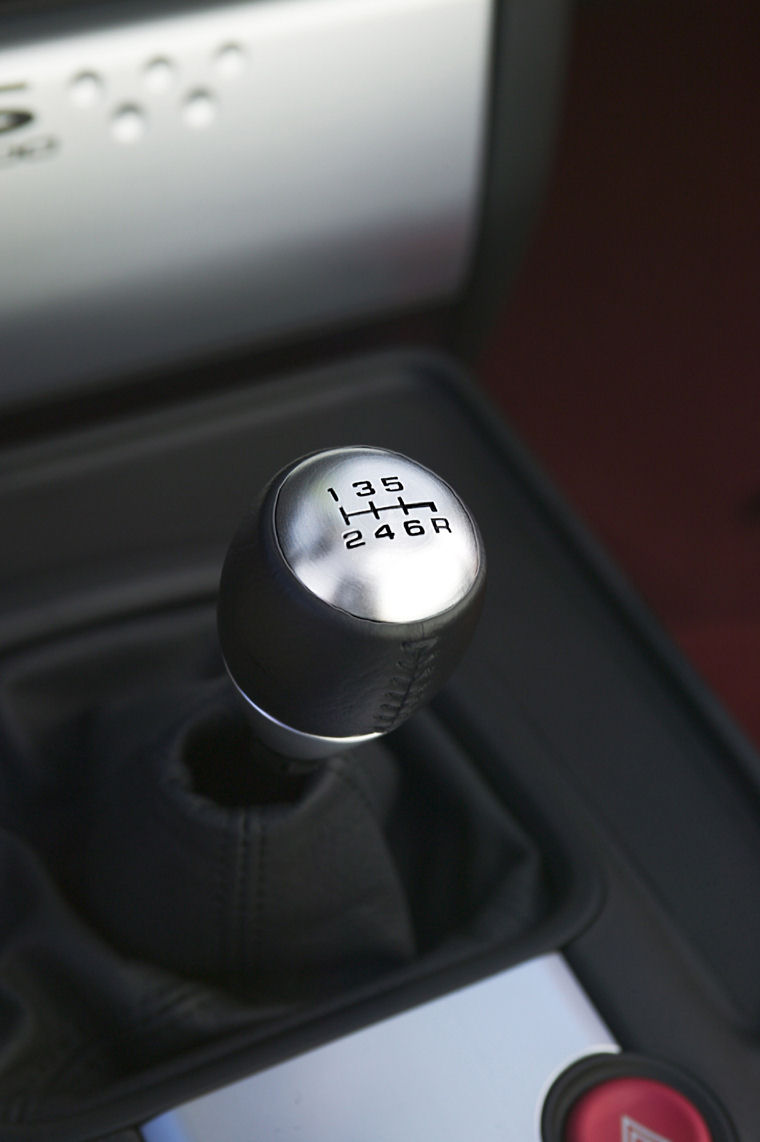 2005 Honda S2000 Gear Lever Picture