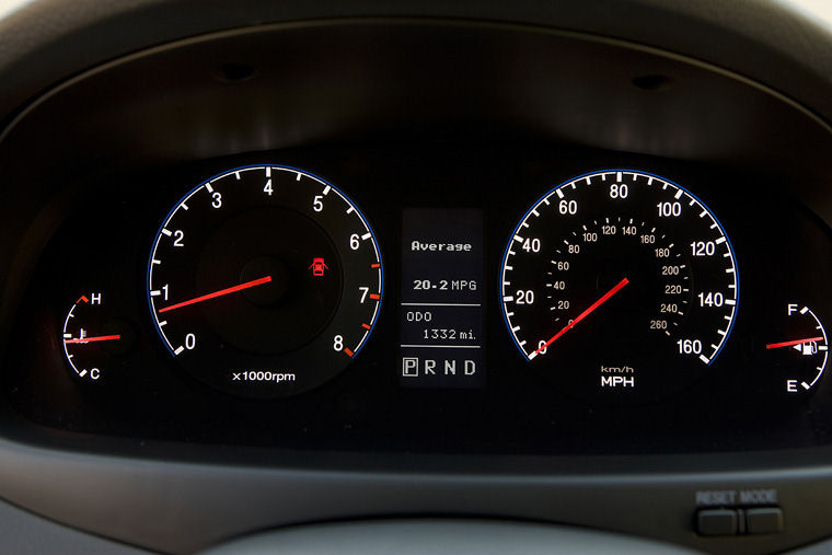 2009 Hyundai Azera Limited Gauges Picture