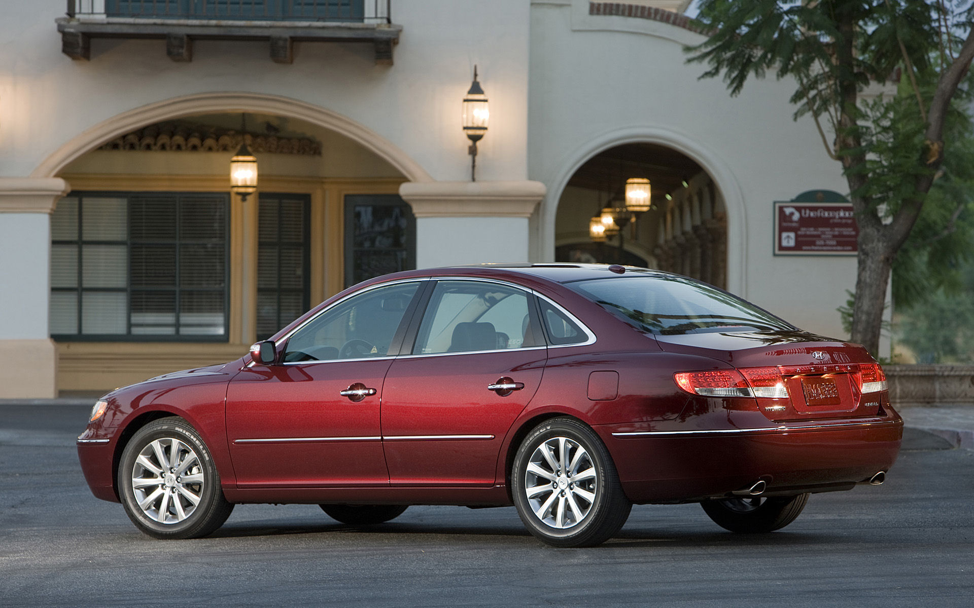 Hyundai Azera Desktop Wallpaper