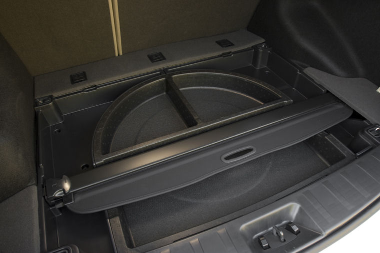 2009 Hyundai Elantra Touring Trunk Picture