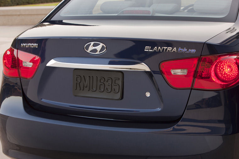 2010 Hyundai Elantra Sedan Tail Lights Picture