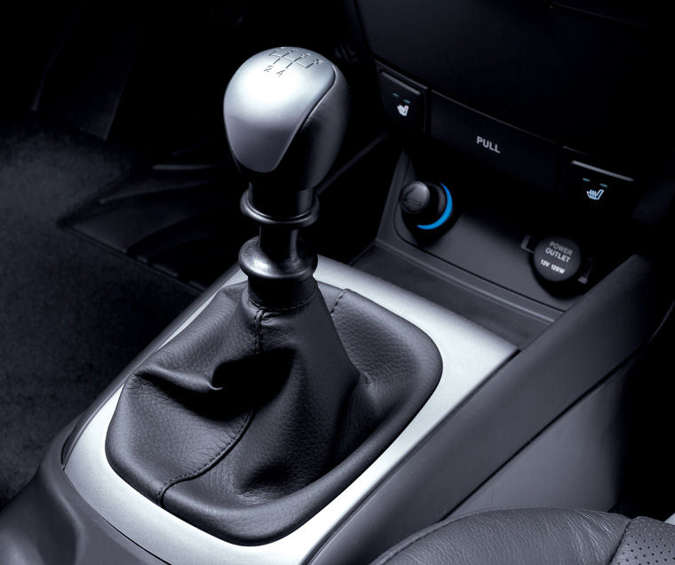 2010 Hyundai Elantra Touring Gear Lever Picture