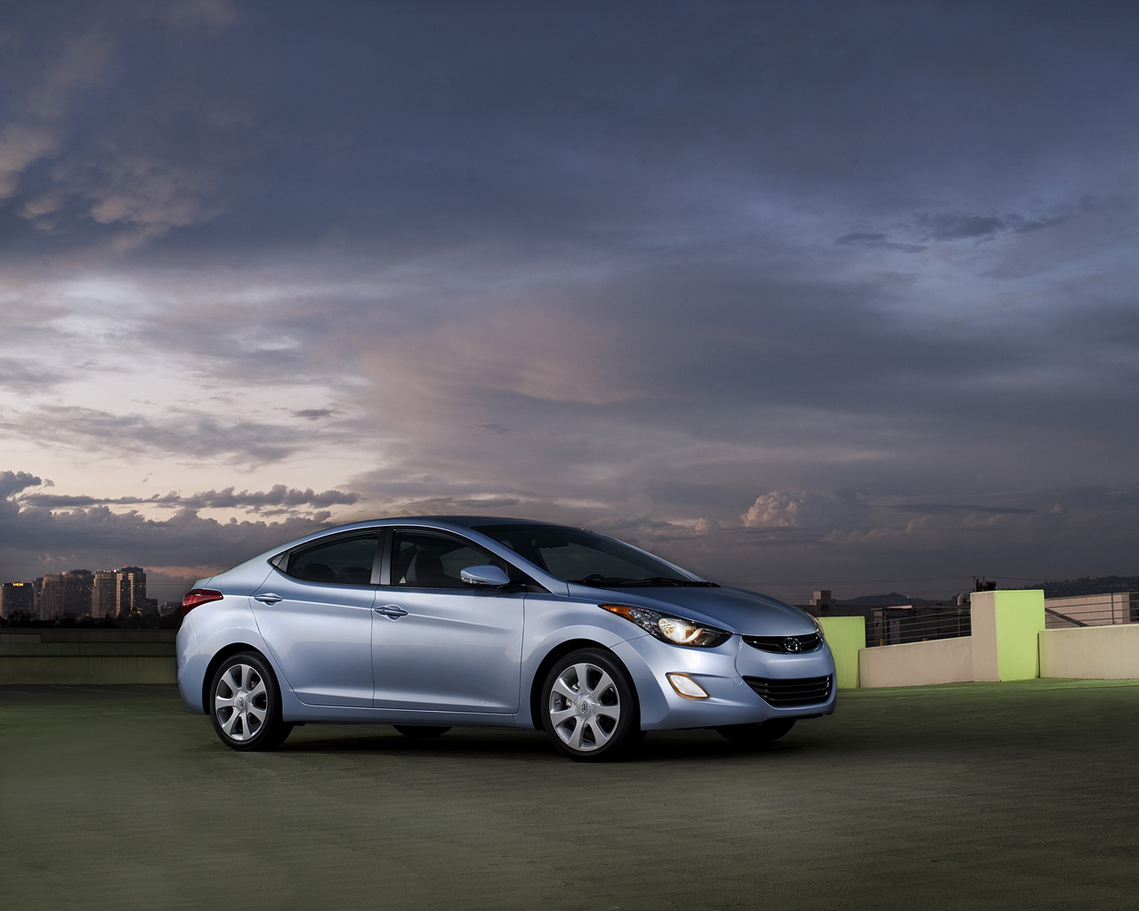 Hyundai Elantra Desktop Wallpaper