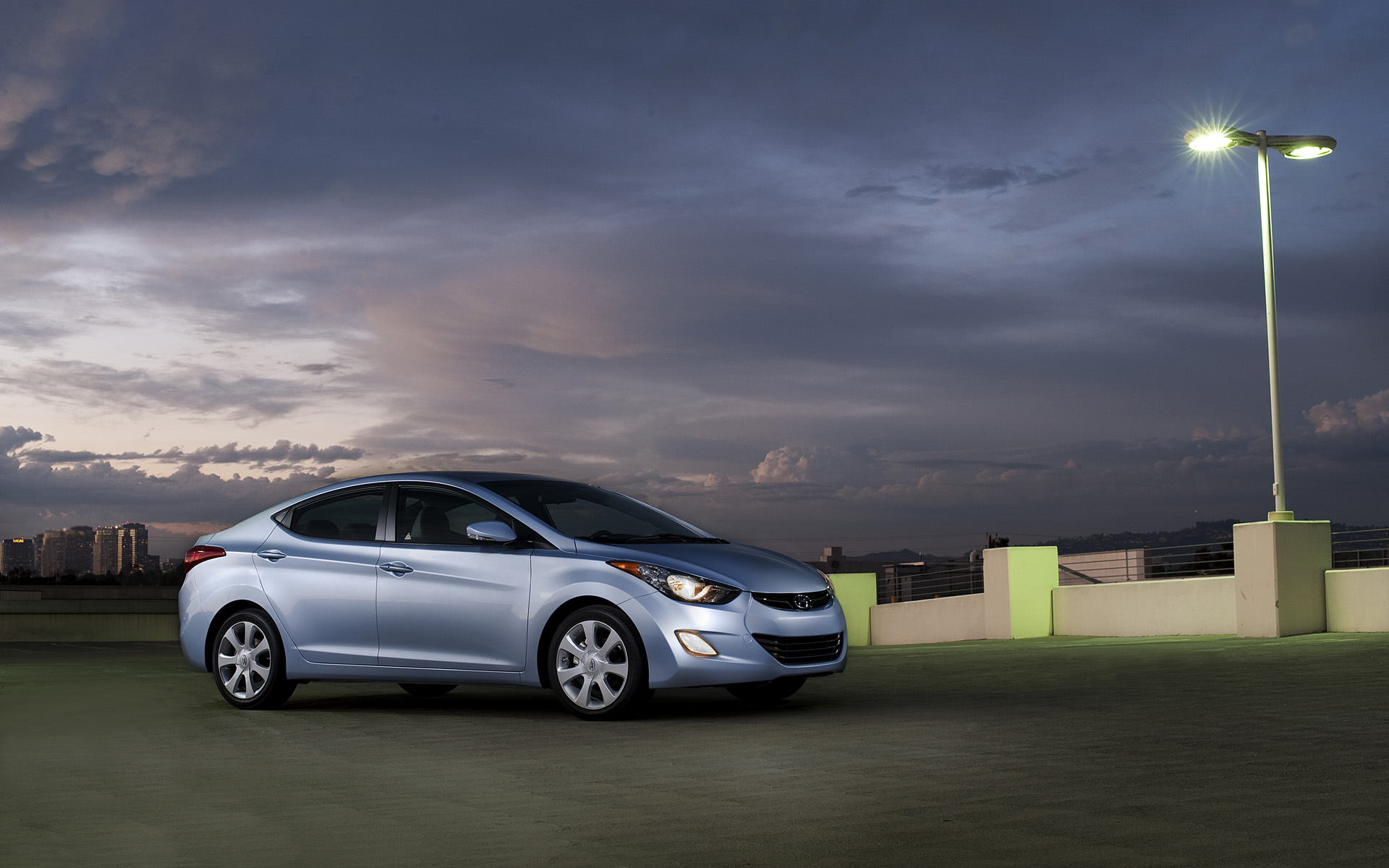 Hyundai Elantra Desktop Wallpaper