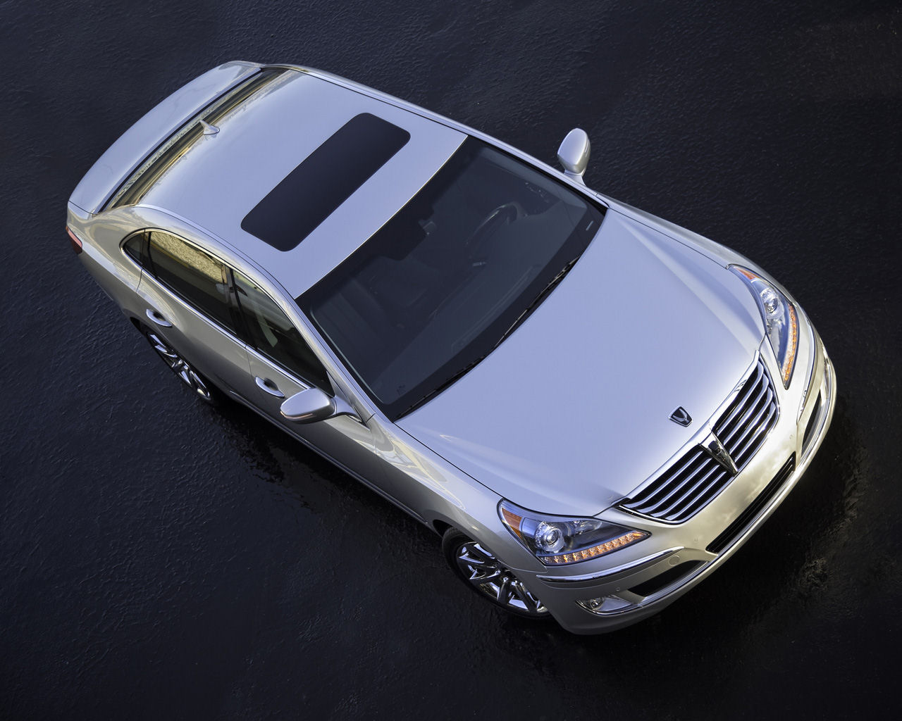 Hyundai Equus Desktop Wallpaper