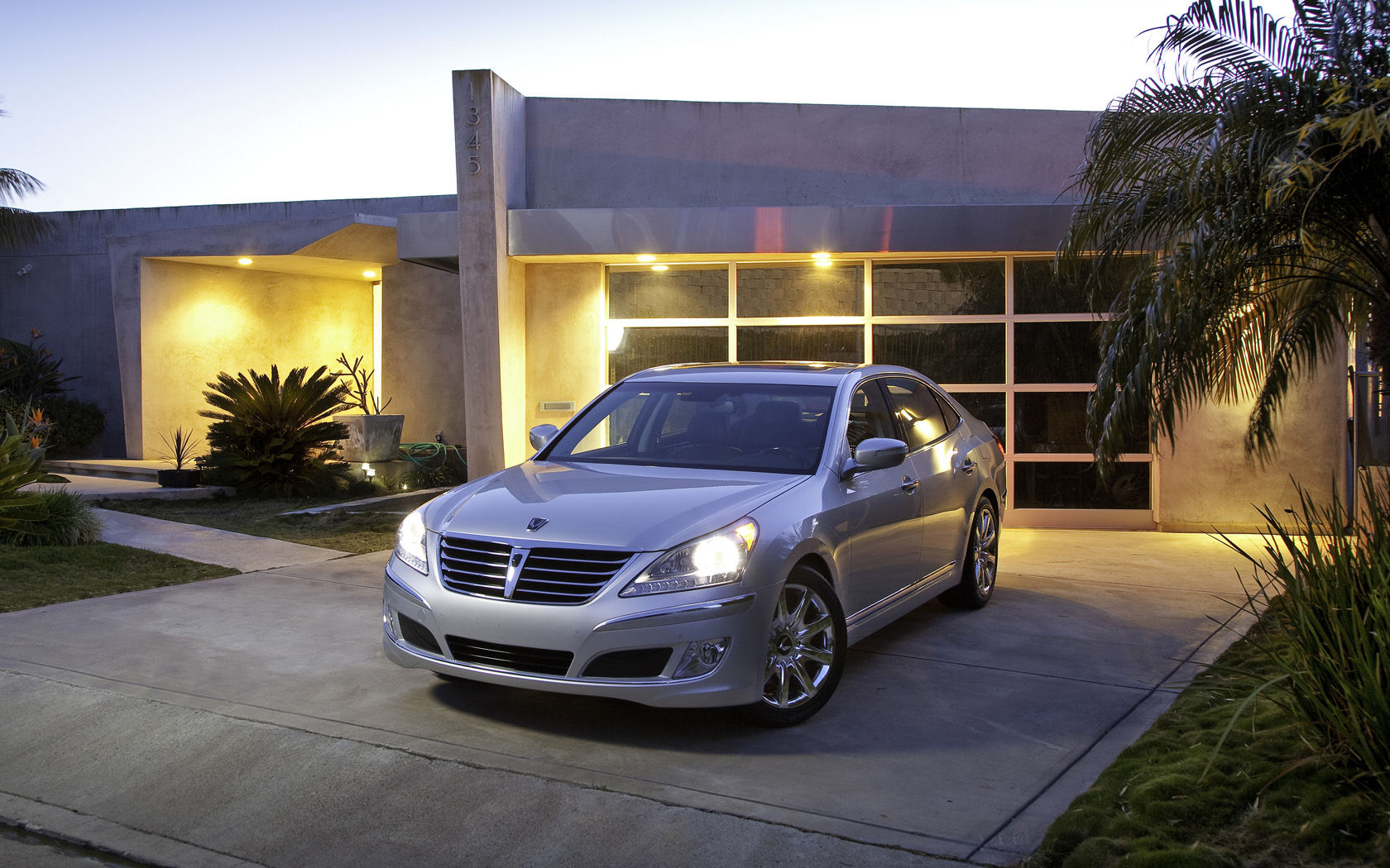 Hyundai Equus Desktop Wallpaper