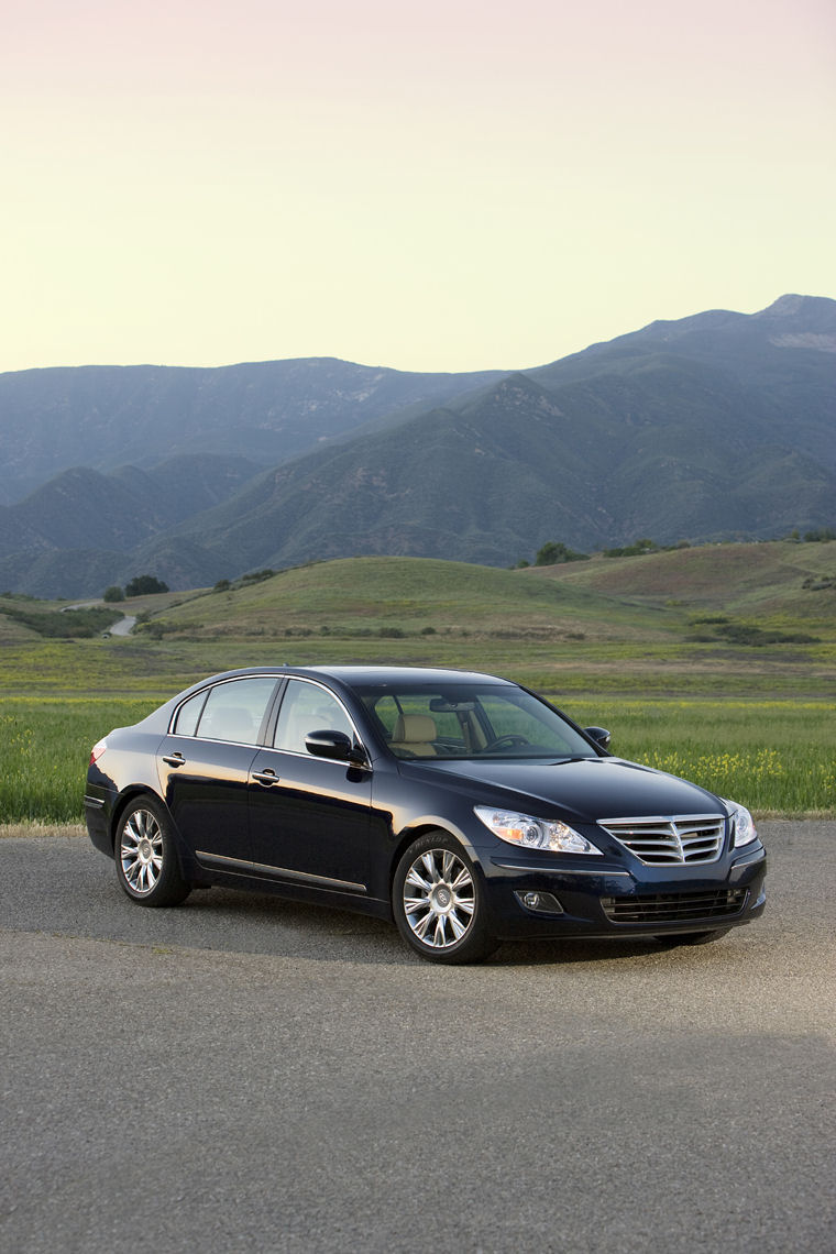 2009 Hyundai Genesis Picture