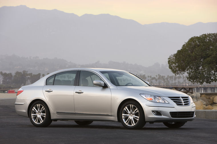 2010 Hyundai Genesis Picture