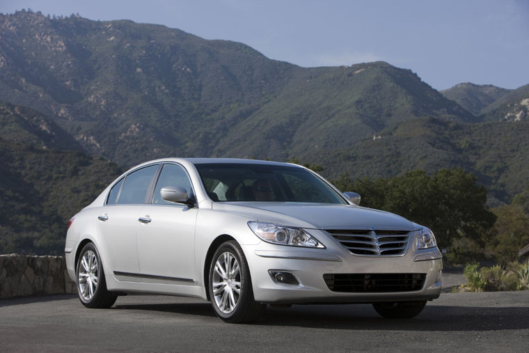 2010 Hyundai Genesis Picture