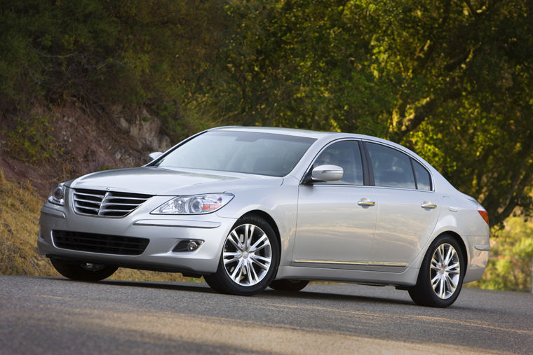 2010 Hyundai Genesis Picture