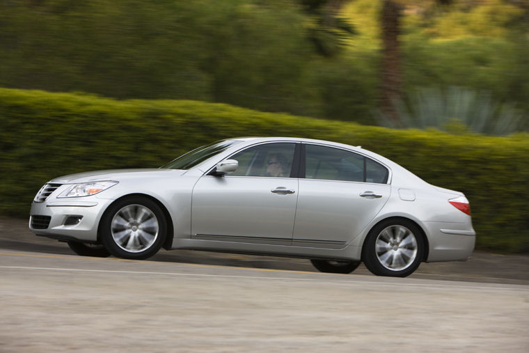 2010 Hyundai Genesis Picture