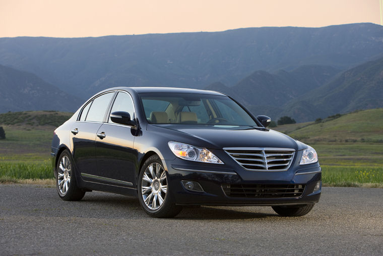 2010 Hyundai Genesis Picture