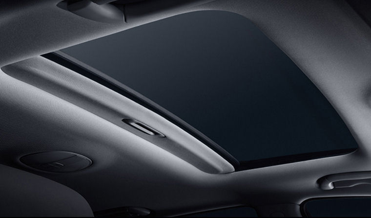 2011 Hyundai Genesis Moonroof Picture