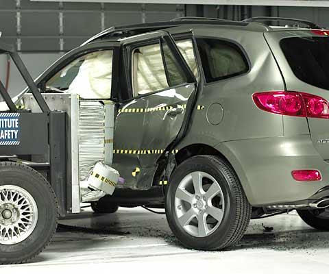 2009 Hyundai Santa Fe IIHS Side Impact Crash Test Picture