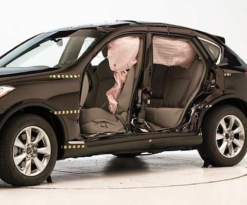 2010 Infiniti EX35 IIHS Side Impact Crash Test Picture