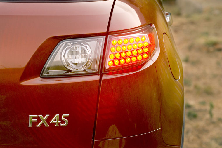 2007 Infiniti FX45 Tail Light Picture