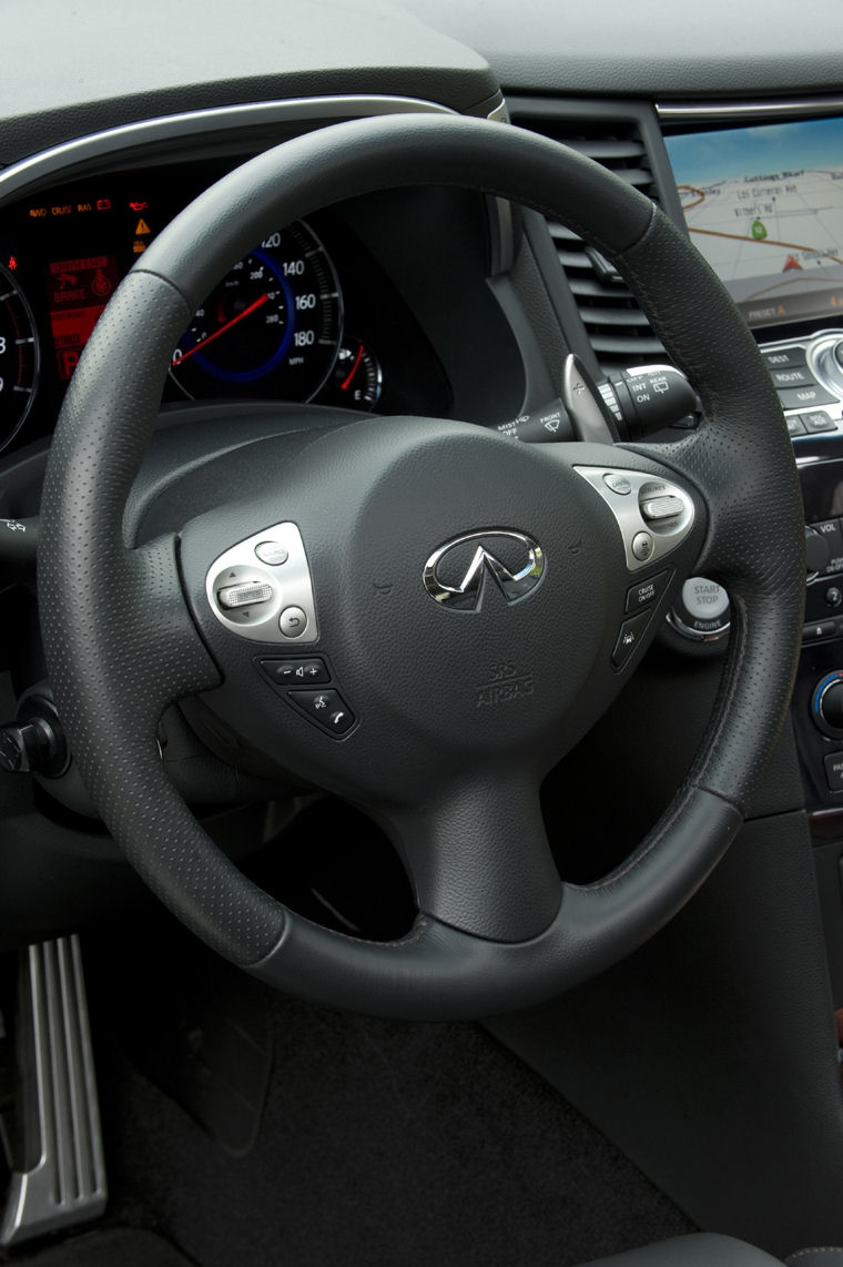 2010 Infiniti FX50 Steering-Wheel Picture