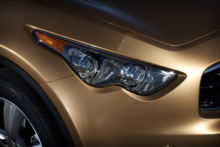 2011 Infiniti FX35 Headlight Picture