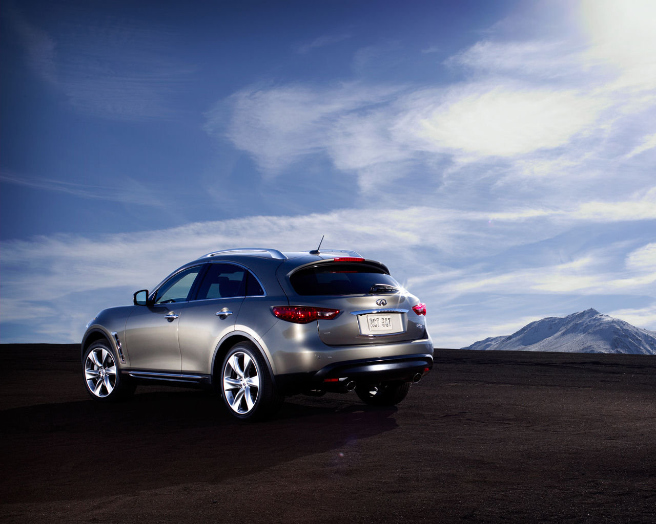 Infiniti FX Desktop Wallpaper