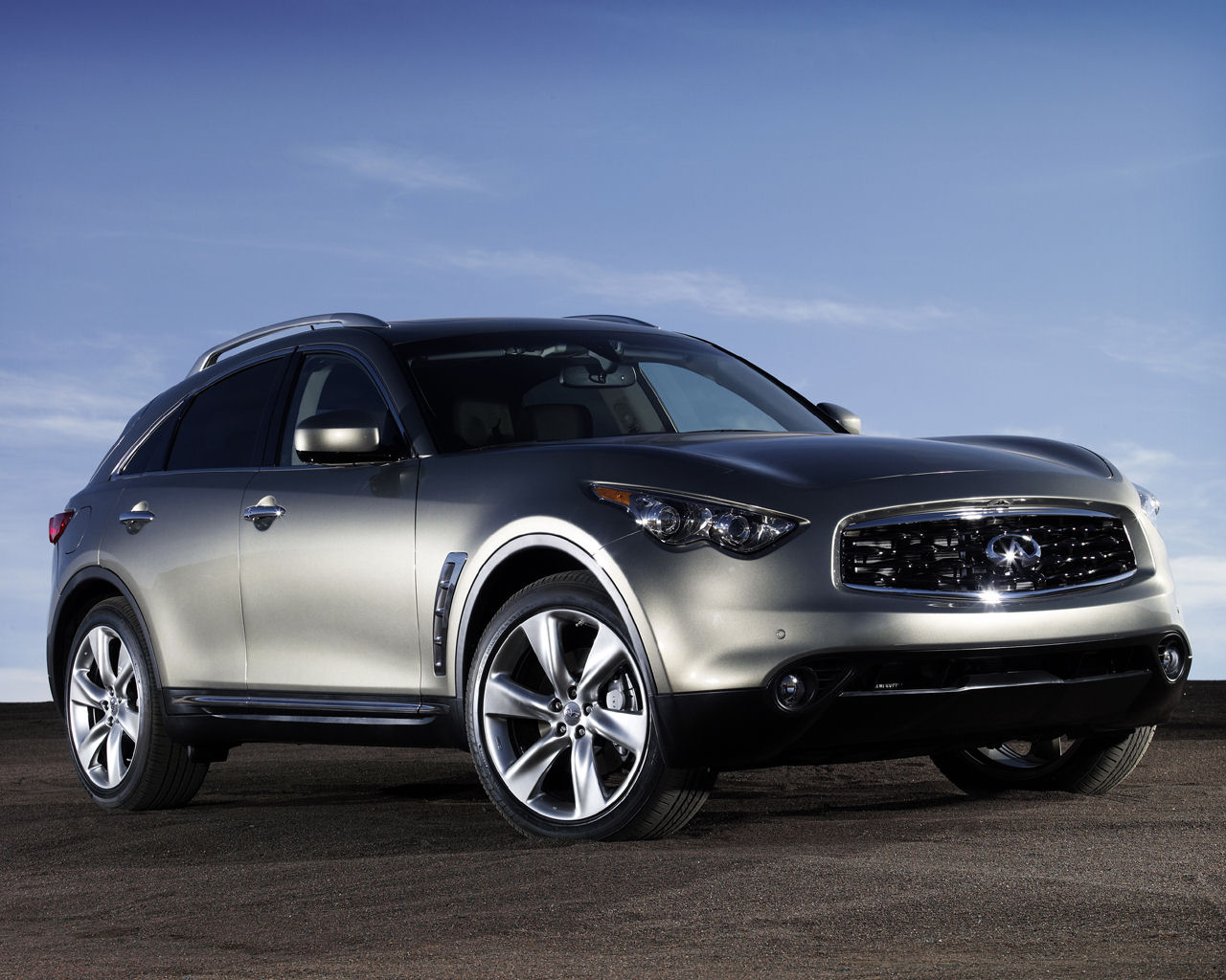 Infiniti FX Desktop Wallpaper