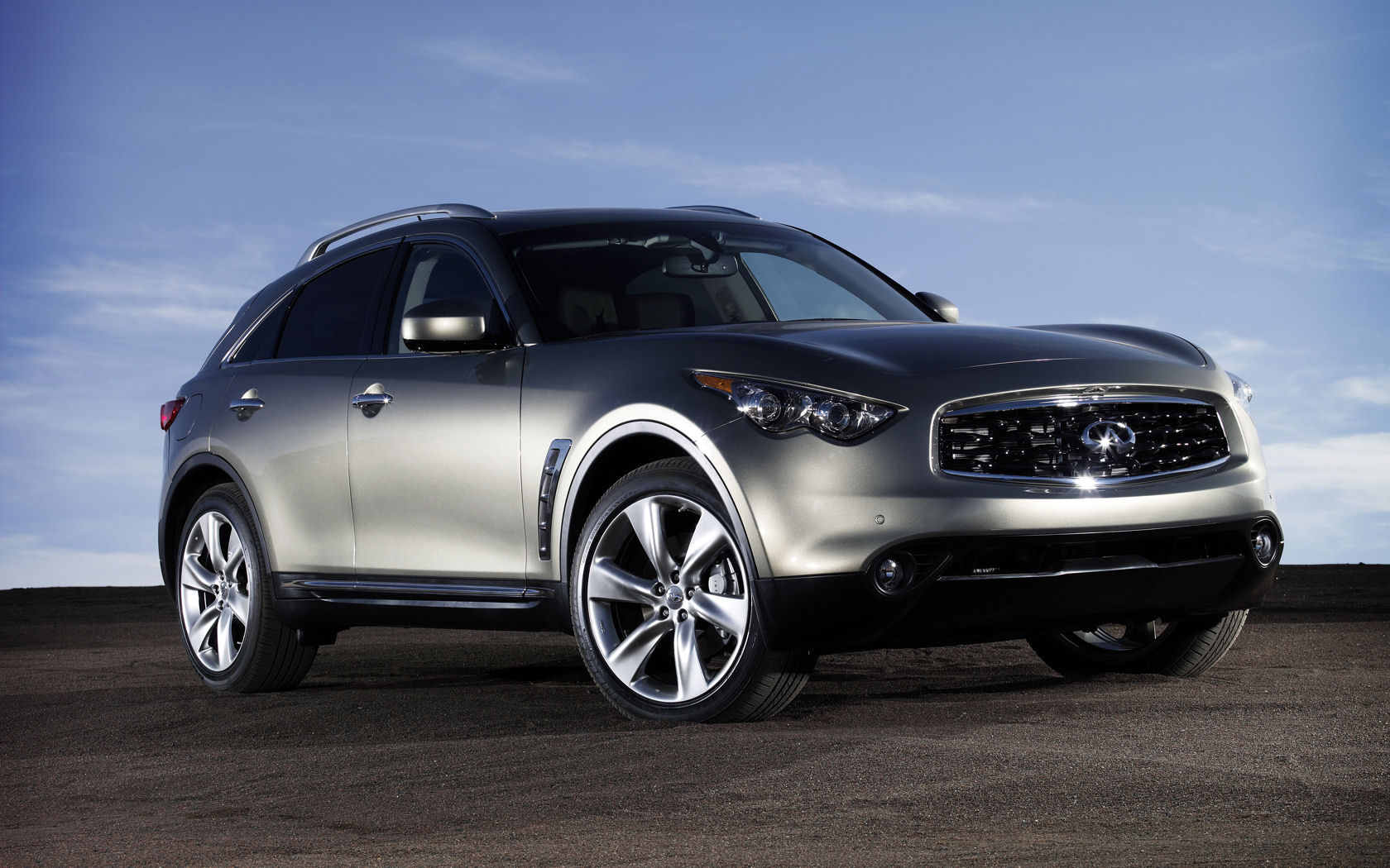 Infiniti FX Desktop Wallpaper