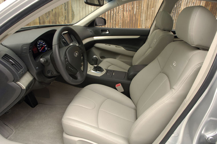 2007 Infiniti G35 Sedan Front Seats Picture