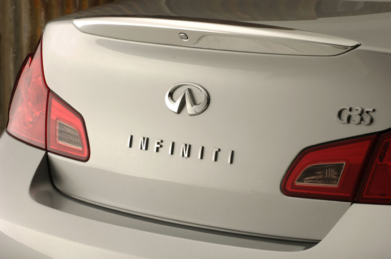 2007 Infiniti G35 Sedan Tail Lights Picture