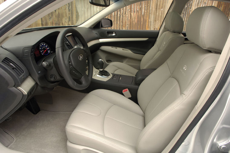 2008 Infiniti G35 Sedan Front Seats Picture
