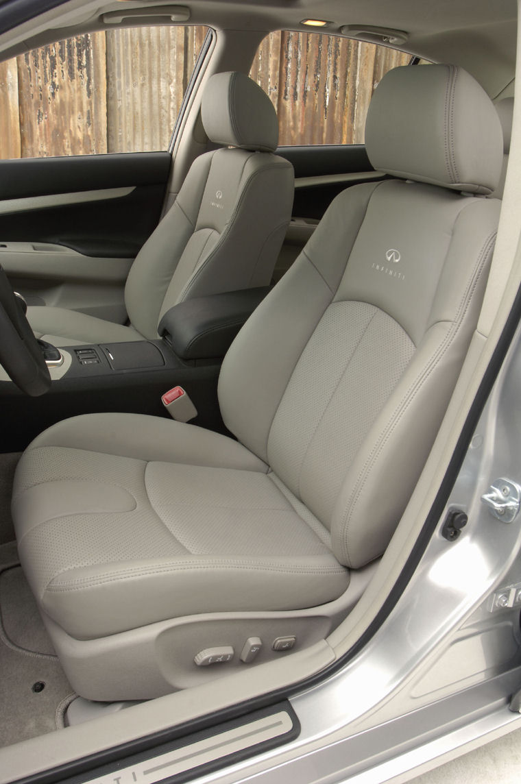 2008 Infiniti G35 Sedan Front Seats Picture