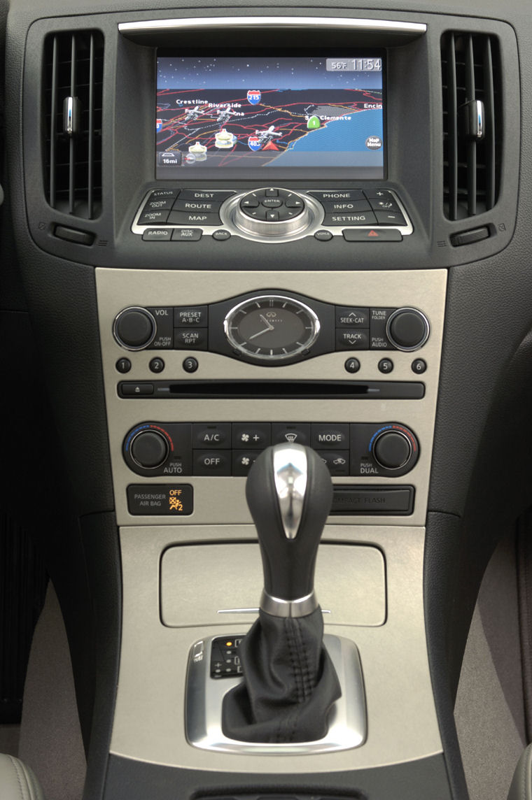 2008 Infiniti G35 Sedan Center Console Picture