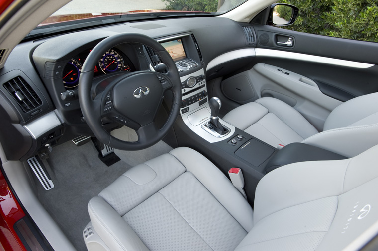 2009 Infiniti G37S Front Seats Picture