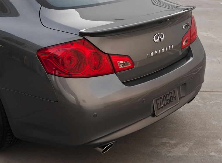 2010 Infiniti G37S Tail Lights Picture