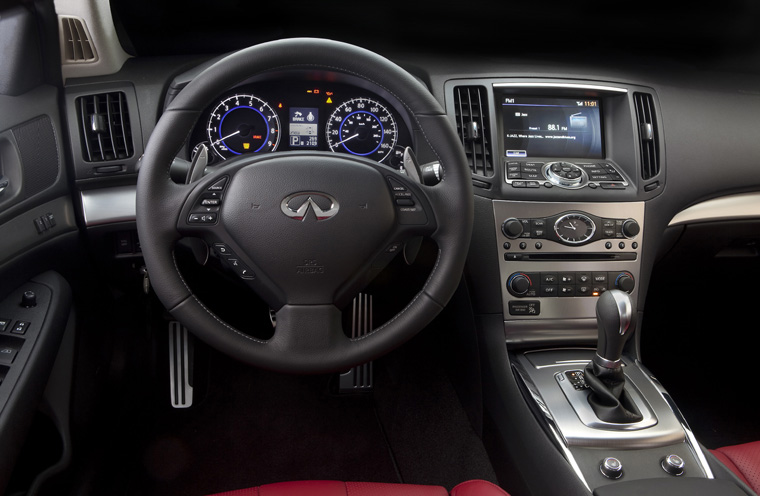 2010 Infiniti G37S Cockpit Picture