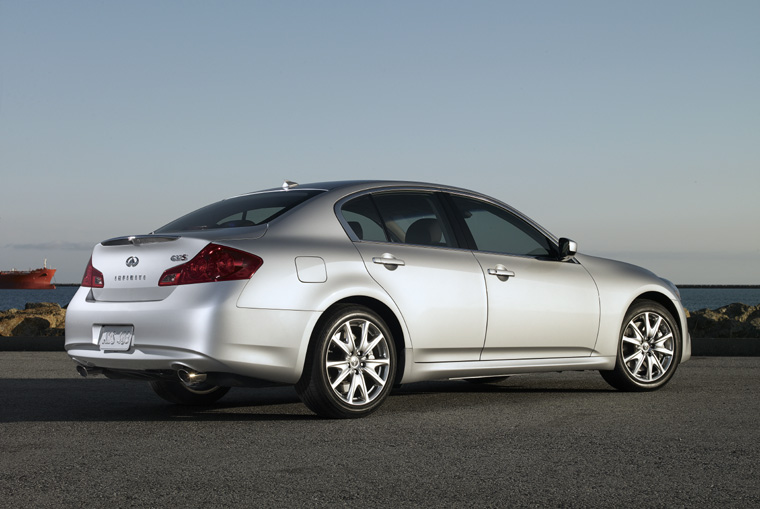 2010 Infiniti G37S Picture