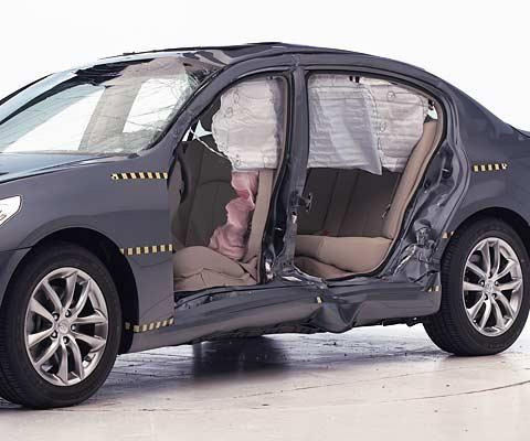 2010 Infiniti G37 IIHS Side Impact Crash Test Picture