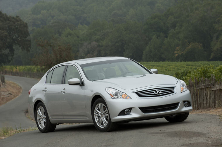 2011 Infiniti G25 Picture