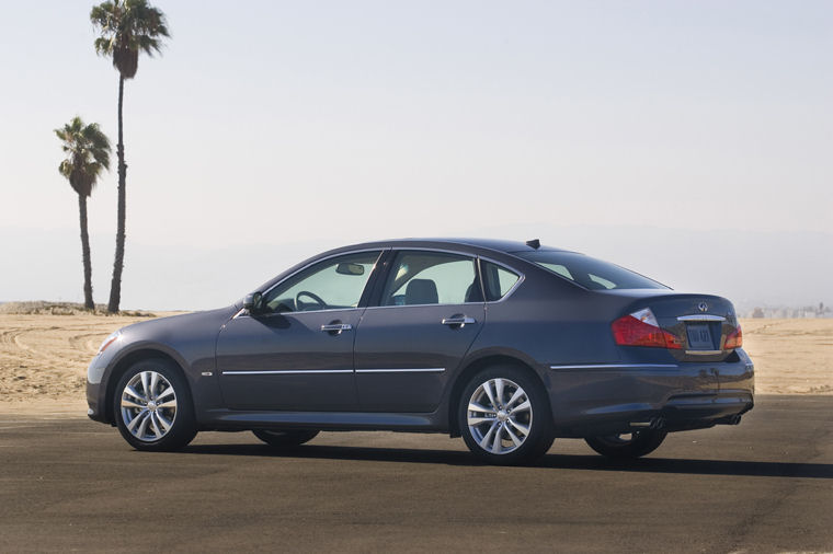 2009 Infiniti M45x Picture