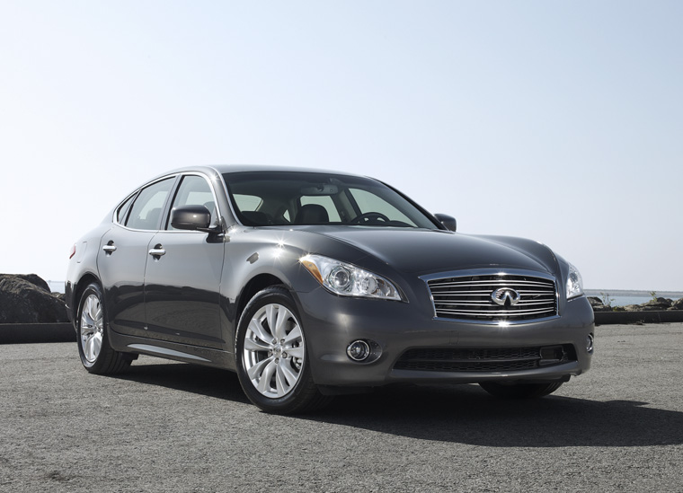 2011 Infiniti M56 Picture