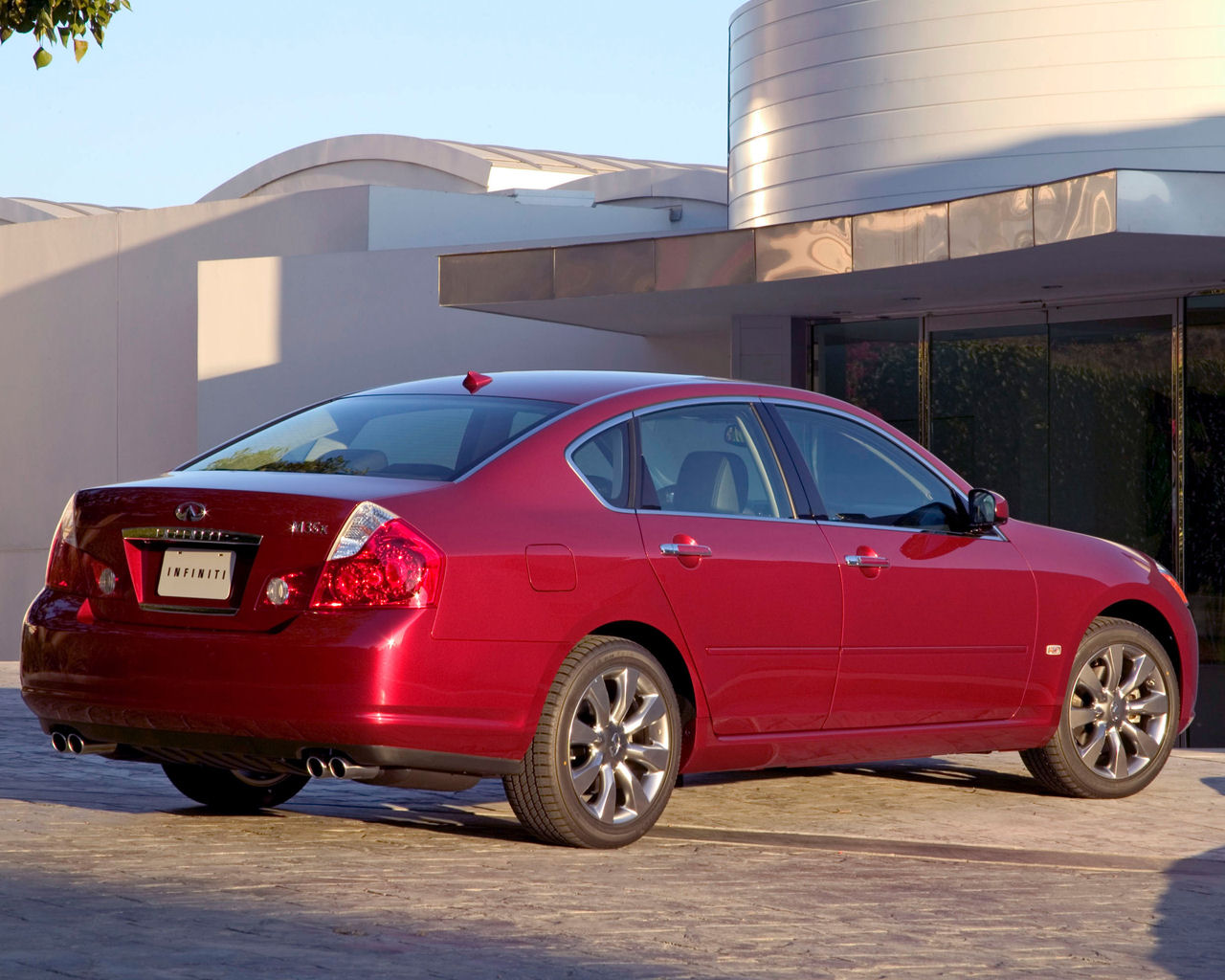 Infiniti M Desktop Wallpaper